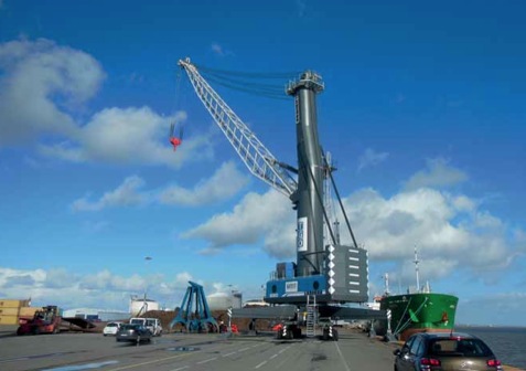 Liebherr LHM 550 for Terminal du Grand Ouest